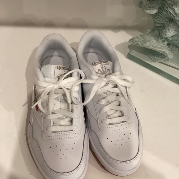Reebok Unisex Club White Leather Memt Classic Tennis Shoes Sz Men’s 7.5 Womens 9 main image 6
